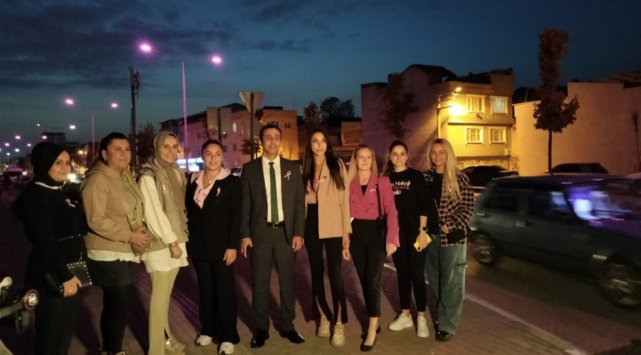 UEDAŞ 'Sokak lambalarının direklerini pembe kumaşlarla kapladı' - Nedeni…