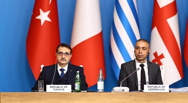 Güney Gaz Koridoru için Bakü'deyiz - Enerji Bakanı Dönmez!