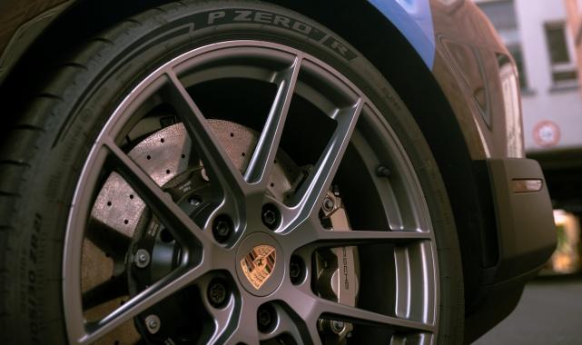 Pirelli Elect - Elektrikli ve şarj edilebilir hibrit otomobillere özel…