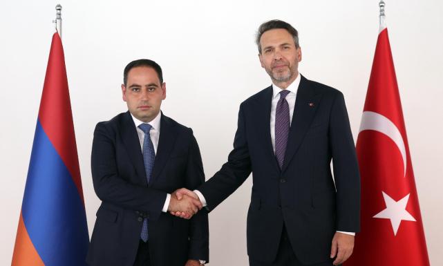 Enerji Bakanı Bayraktar “Ermenistan Bölgesel Yönetim ve Altyapı Bakanı Khudatyan ile …”