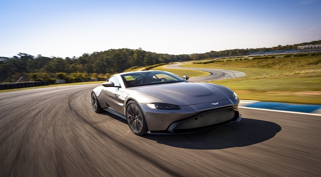 Aston Martin RENKLENDİ: Fiyatı 350 bin - 425 bin Euro arası