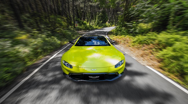 Aston Martin RENKLENDİ: Fiyatı 350 bin - 425 bin Euro arası