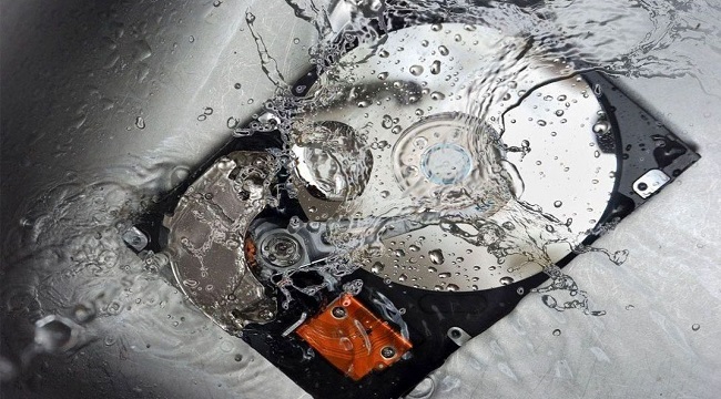 Enerji Şirketleri: Yağmur, fırtına, aşırı sıcaklar bilgisayar- telefonu etkiliyor