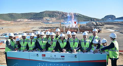 İlk Nükleer Santralin Temeli Atıldı