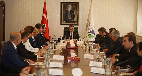 Enerji Verimliliği Derneği Enerji Bakanı Dönmez'le