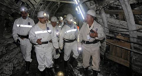 Bakan Dönmez Kömür Ocağı&#039;na indi