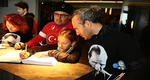 GAZİ MUSTAFA KEMAL" sergisi sona erdi.