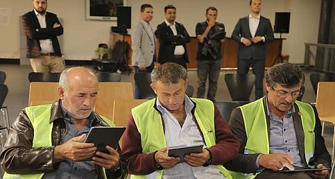 SAKARYA&#039;DA: Türk Traktör çiftçilerle buluştu