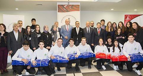 SOCAR Türkiye: Dersimiz Girişimcilik'te kazanan ekipler ödüllerini aldı