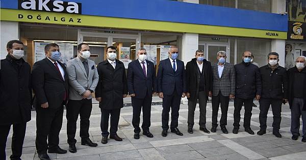 Aksa: Doğalgazın ilk kullanıcısı olan abonemiz çay ikramında bulundu!