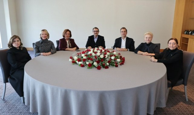 Enerji Bakanı Dönmez - Türkiye'ye Enerji Veren Kadınlar jürisiyle buluştu!