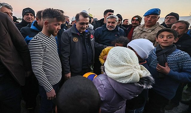 Enerji Bakanı Dönmez - &#039;Tüm Türkiye tek yürek, birlikte güçlüyüz&#039;