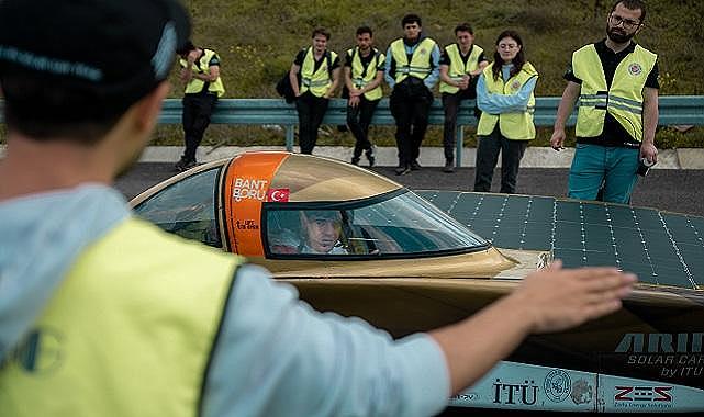 Osmangazi Köprüsü ve Çanakkale Boğazı&#039;nı Geçen İlk GÜNEŞ Arabası - İTÜ!