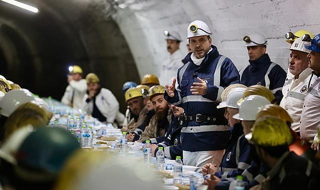 Madencilerin misafiri oldu!