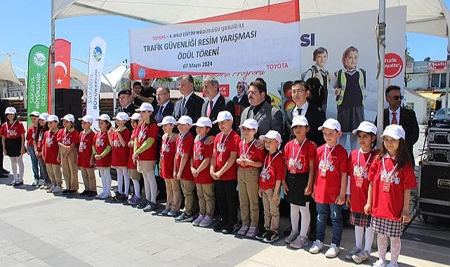 Toyota Türkiye - Trafik Güvenliği Resim Yarışmasıyla Genç Yetenekleri Ödüllendirdi!