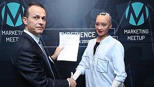 Robot Sophia Türkiye'ye geldi