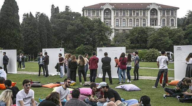 Genç girişimcilere ve öğrencilere yol haritası sundu