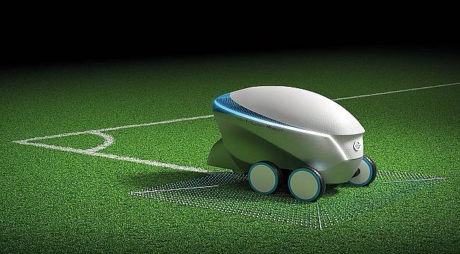 Nissan&#039;ın robotu, UEA Şampiyonlar ligi maçının saha çizgilerini çizdi