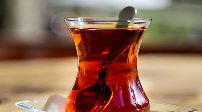 100 bardak çay içerken en az 40 bardağı çöpe döküyoruz