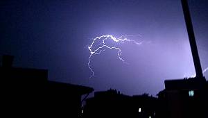 An itibariyle Ankara: Şimşek yağıyor