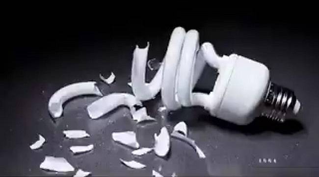 Kırılan tasarruflu ampule kesinlikle el sürmeyin