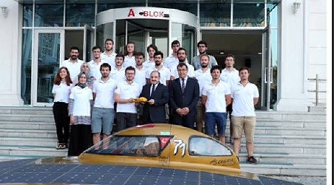 İTÜ Güneş Arabası Ekibi Sanayi Bakanlığı&#039;nda