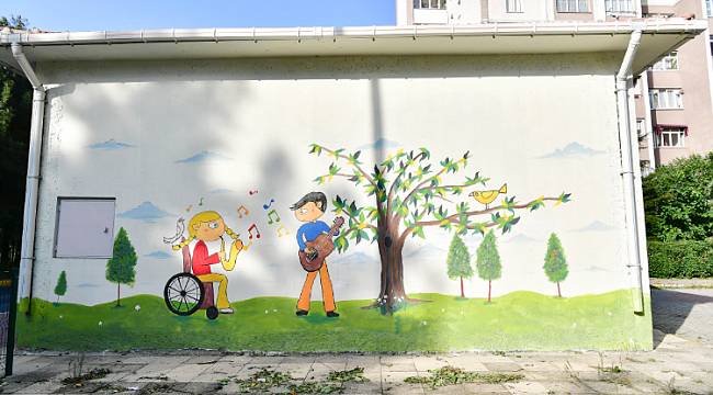 Elektrik trafoları sanat eseri oldu