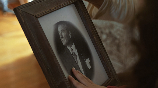 Sabancı Holding &#039;Cumhuriyete Vurgunuz&#039; diyor