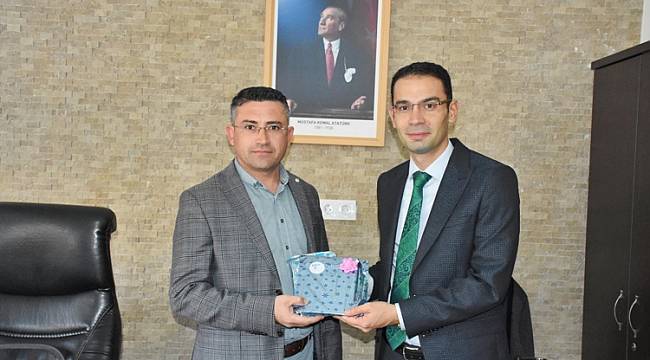 Limak Uludağ Elektrik Kitap hediye etti