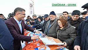 ÇEVRE İÇİN YAPTI: Kullanılmayan afiş-poşetlerden ekolojik çantalar üretti