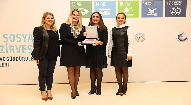 Koç Üniversitesi 14 öğrenci ile başlatmıştı: SÜRDÜRÜLEBİLİR KALKINMA HEDEFLERİ ÖDÜLÜ ALDI