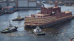 Ruslar'ın yüzer nükleer santrali denizde