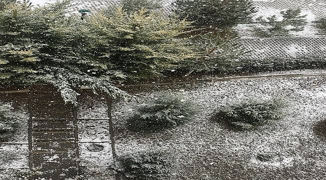 Ankara&#039;da yoğun kar yağışı başladı