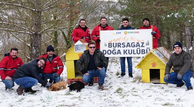 Geri dönüşümlü malzemelerle hazırladı