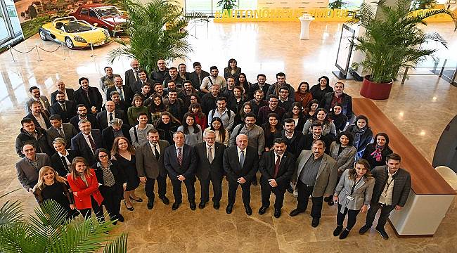 Oyak Renault &#039;gençlere&#039; yol gösterecek