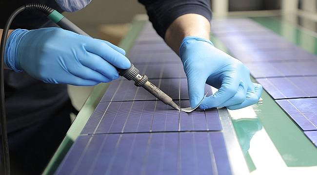 Güneşte Ar-Ge çalışmalarına geliştirip Avrupa&#039;ya mal satmaya başladı