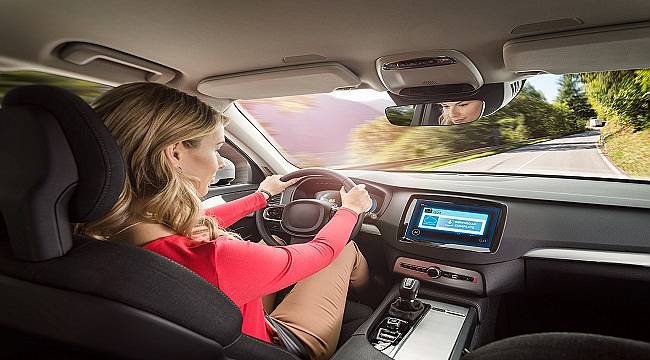 Bosch Üretti: Şarj istasyonlarıyla konuşan ve park ücreti ödeyen otomobil