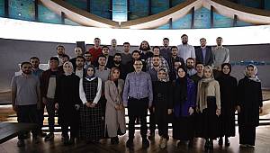 Enerji Bakanı Dönmez 'Geleceğe yön verecek gençlerle' iftar yaptı