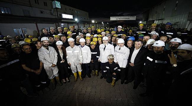 Enerji Bakanı Dönmez &#039;Somalı&#039; madencilerle iftar yaptı!