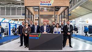 Son teknoloji panellerini Intersolar'da tanıttı