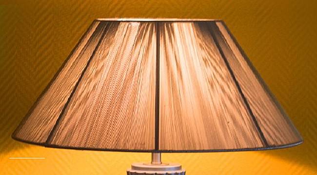 Elektrik tasarrufu için: Abajurlarınızı duvar kenarlarına yerleştirin