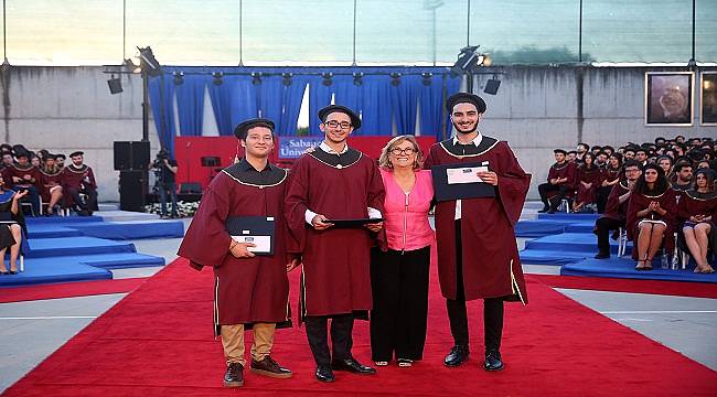 Mezunlara tavsiyeler: GÜLER SABANCI&#039;DAN