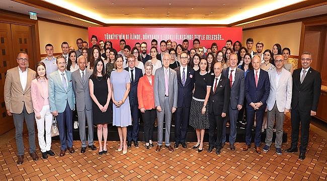 Ömer M. Koç: Gençlerimiz eğitimlerinin ardından ülkemize değerli katkılar yaratacaklardır