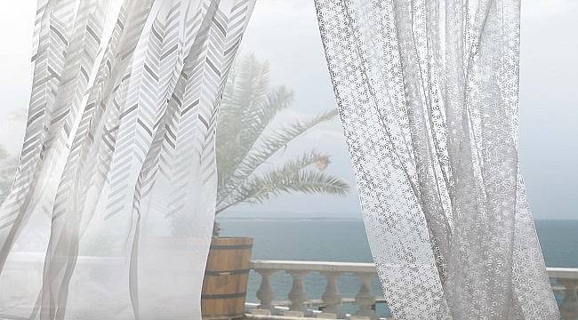 Pet şişeden perde üretti