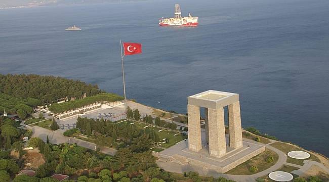 Yavuz Sondaj Gemisi&#039;nin Çanakkale&#039;den geçişi