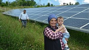 Girişimci Ayşe Bakır kurduğu güneş santraliyle ilçenin elektriğini karşılıyor