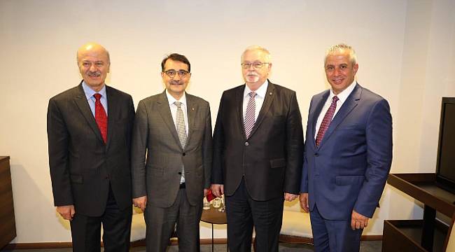 Enerji Bakanı Dönmez ‘3 Bakan’ ile görüştü
