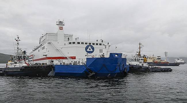 İlk Yüzer Nükleer Güç Ünitesi Akademik Lomonosov: Murmansk’tan Pevek’e Doğru Yola Çıktı