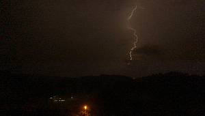 Şimşekler 'Geceyi Gündüze' çevirdi (FOTO HABER)