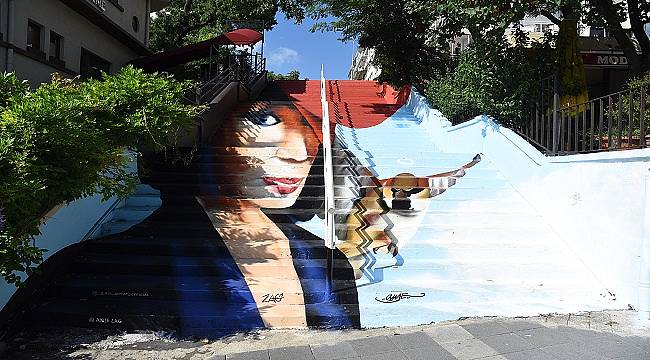 16 Yaşındaki İklim Aktivisti Greta Thunberg Kadıköy Duvarlarında